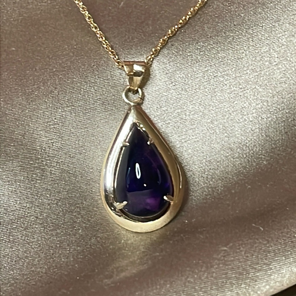 Solid 14k Pear Shaped Natural Cabochon Amethyst P… - image 1